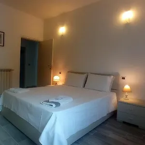 mirdita-casa-vacanze.hotelitalianriviera.com/
